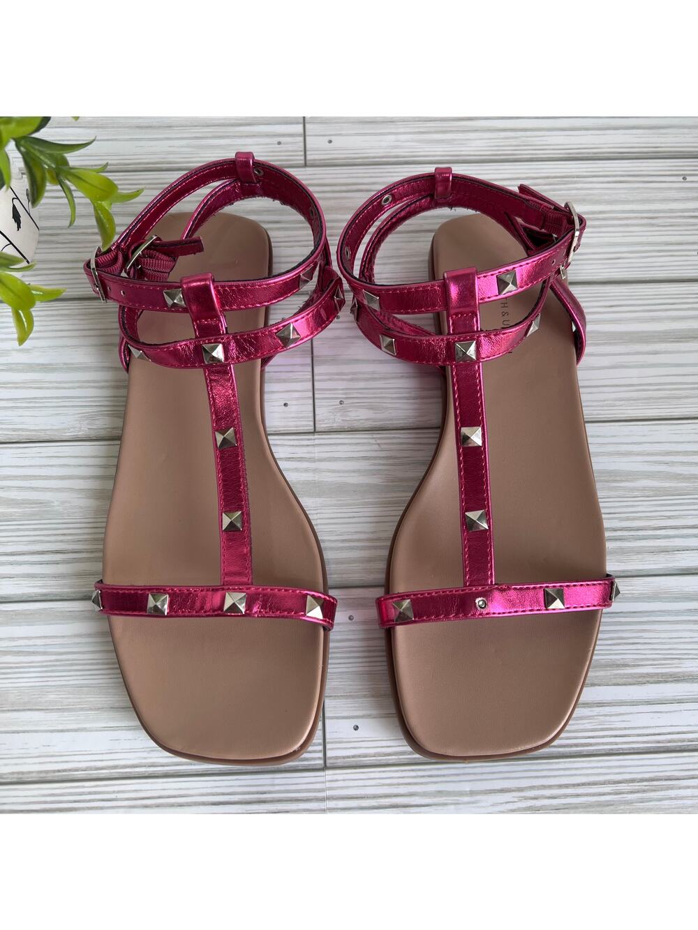 14th & Union FINLEY Square Toe Metallic Pink Studded Sandals Size: 5.5 FLAW